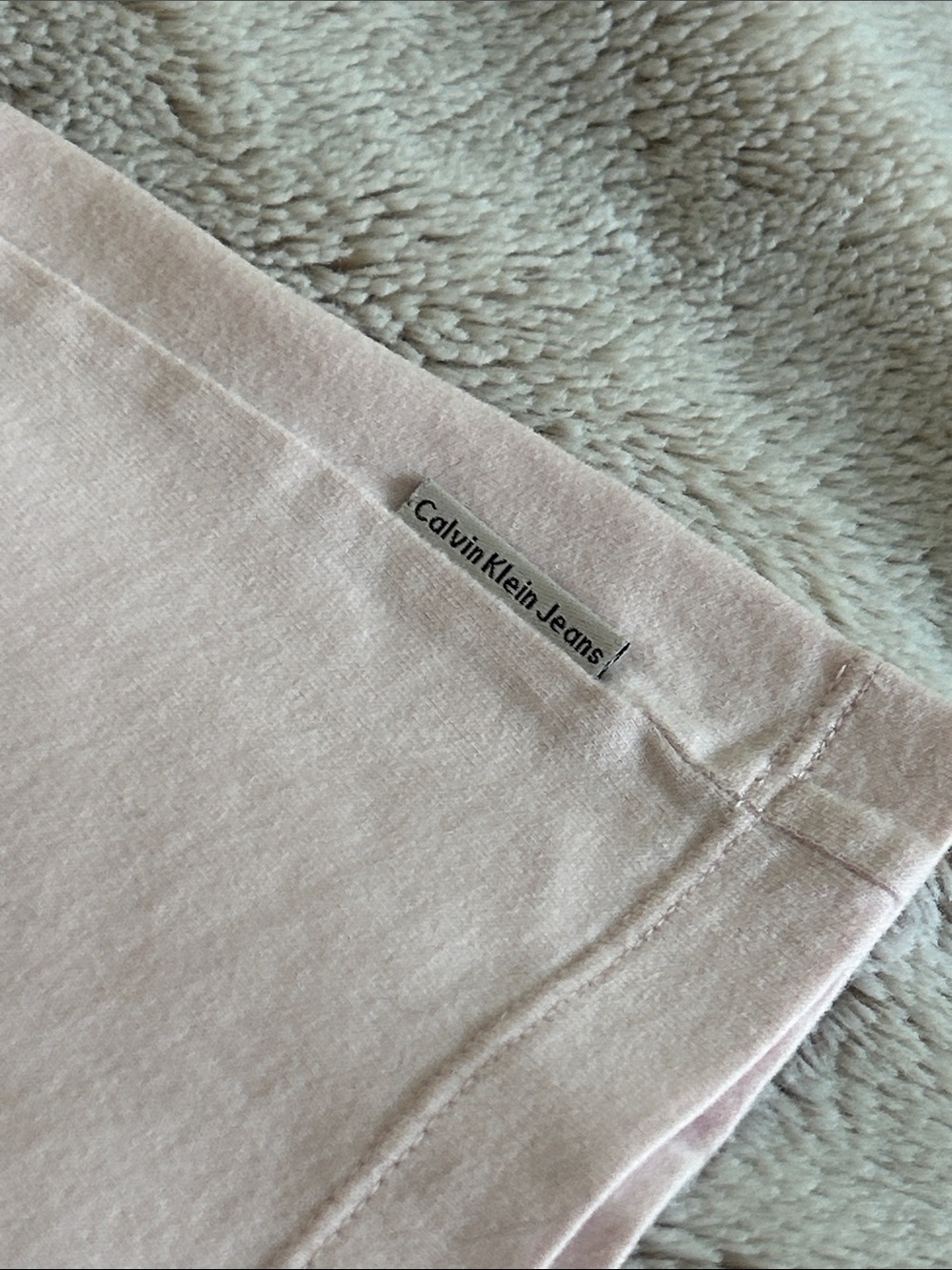 Calvin Klein tee - Picture 6 of 8